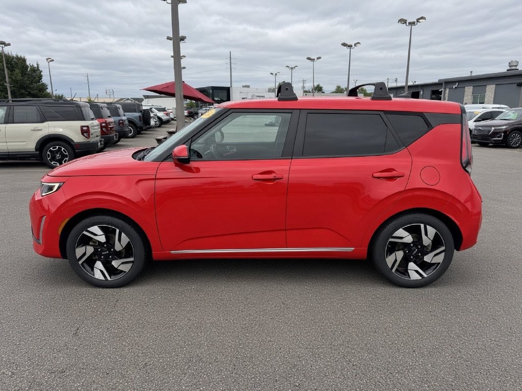 Used 2024 Kia Soul GT-Line w/ GT-Line Technology Package FWD image 3