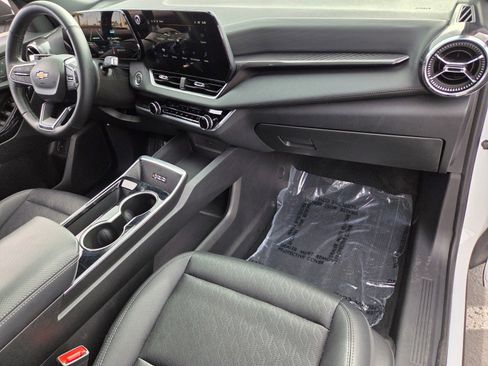 Used 2025 Chevrolet Equinox LT w/ Convenience Package II image 16