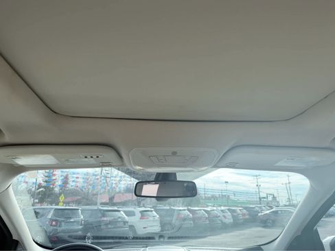 Used 2017 Ford Escape Titanium image 15