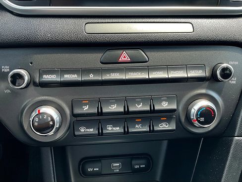 Used 2020 Kia Sportage LX image 32