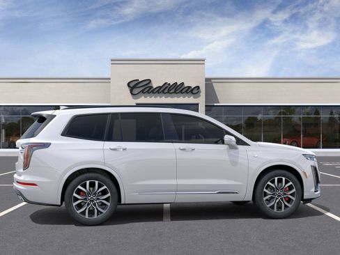 New 2025 Cadillac XT6 Sport w/ Technology Package image 36