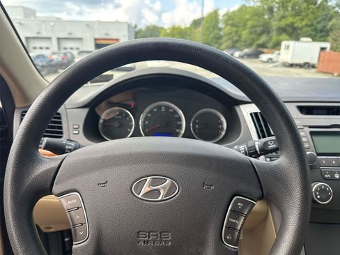 Used 2010 Hyundai Sonata GLS FWD image 18