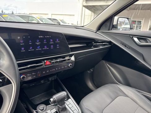 Certified 2023 Kia Niro EX Touring image 25