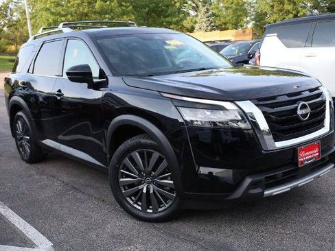 Certified 2025 Nissan Pathfinder SL w/ SL Premium Package FWD image 2