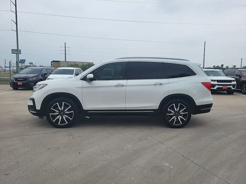 Used 2022 Honda Pilot Touring image 11