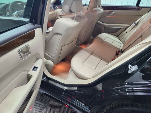 Used 2014 Mercedes-Benz E 350 4MATIC Sedan image 36
