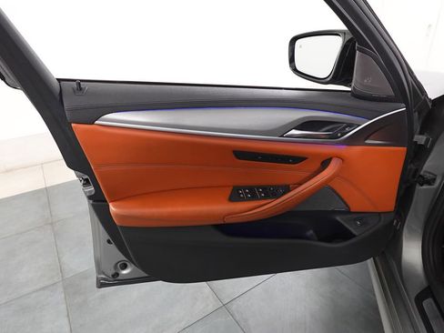 Used 2019 BMW M5 image 8