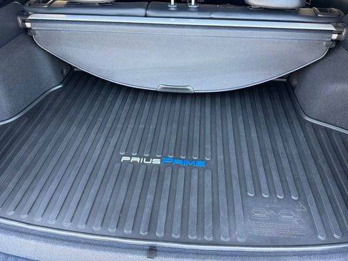 Used 2020 Toyota Prius Prime XLE FWD image 19