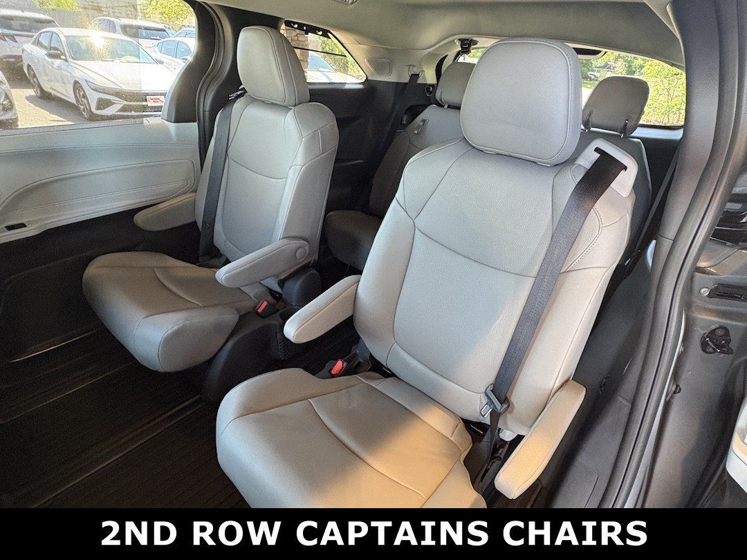 Used 2026 Toyota Sienna XLE AWD/4WD image 26