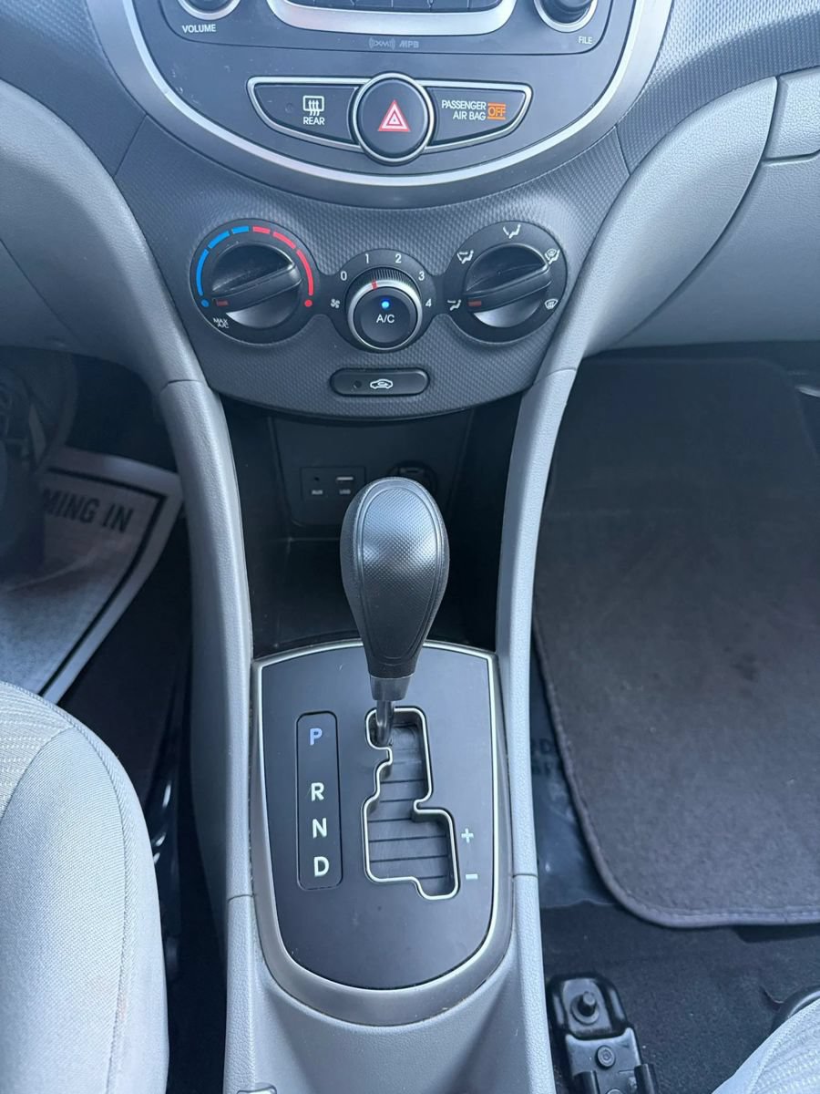 Used 2017 Hyundai Accent SE FWD image 28