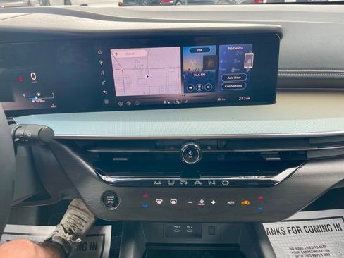 Used 2025 Nissan Murano SL image 16