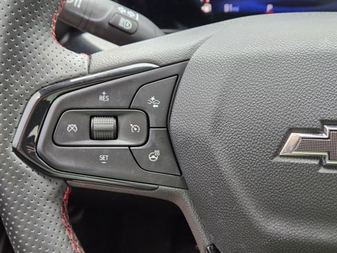 Used 2025 Chevrolet Trax RS w/ Driver Confidence Package FWD image 21