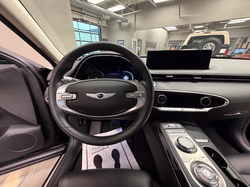 Used 2025 Genesis GV70 2.5T AWD/4WD image 8