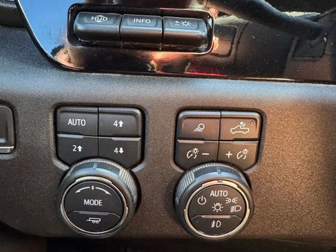 Used 2024 Chevrolet Silverado 2500 ZR2 w/ Technology Package image 26