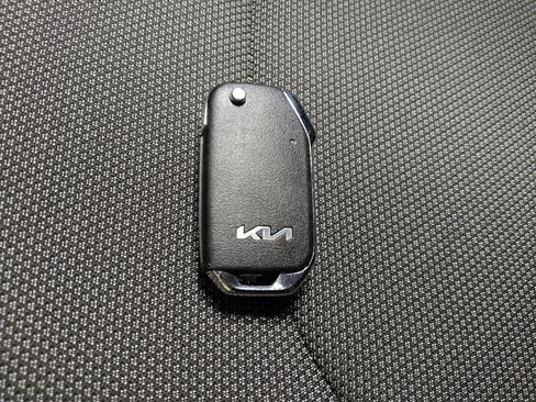 Used 2023 Kia Forte LXS w/ LXS Technology Package image 32