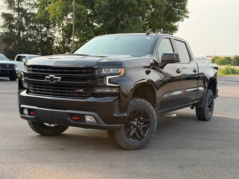Used 2021 Chevrolet Silverado 1500 LT Trail Boss w/ Convenience Package II AWD/4WD image 2