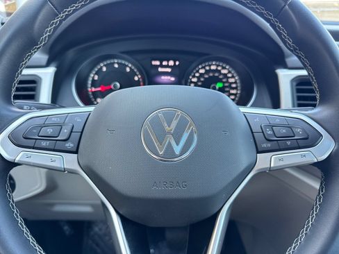 Used 2021 Volkswagen Atlas SE w/ Panoramic Sunroof Package FWD image 28