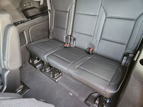 Used 2021 GMC Yukon XL SLT w/ SLT Luxury Plus Package image 32