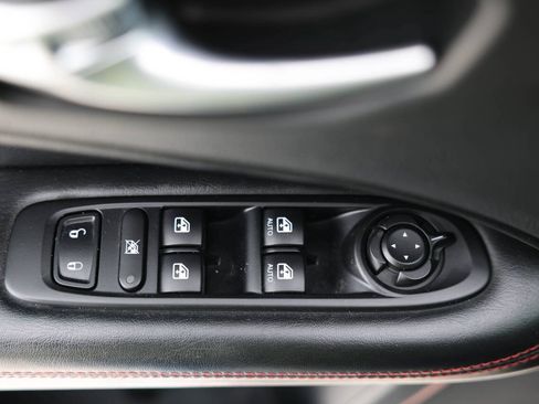 Used 2020 Jeep Compass Trailhawk AWD/4WD image 18