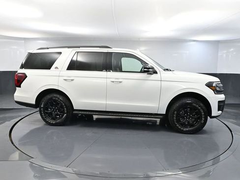 Used 2024 Ford Expedition Timberline image 4