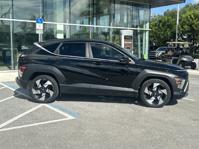 Used 2025 Hyundai Kona Limited FWD image 5