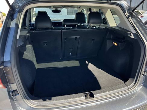 Certified 2023 Volkswagen Taos SE w/ Panoramic Sunroof Package image 24