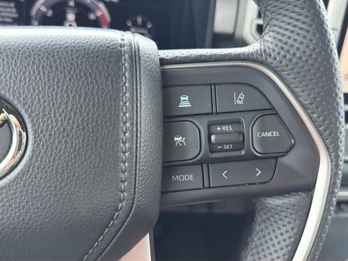 Used 2025 Toyota Tundra Limited AWD/4WD image 22