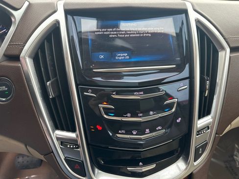 Used 2016 Cadillac SRX Luxury image 23