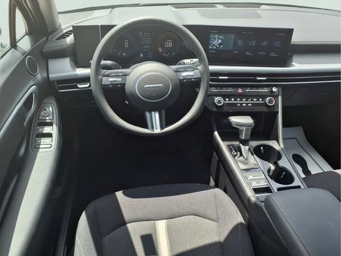 Used 2025 Hyundai Sonata SE FWD image 11