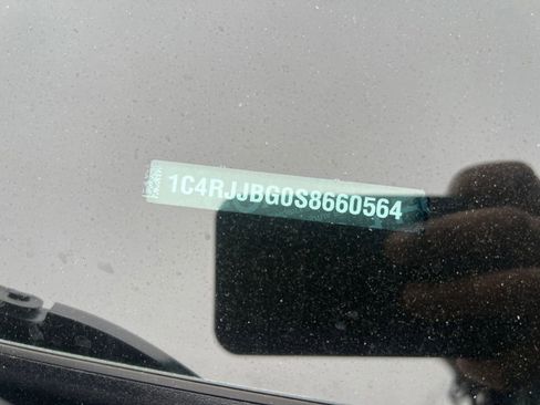 Used 2025 Jeep Grand Cherokee L Limited w/ Luxury Tech Group II image 27