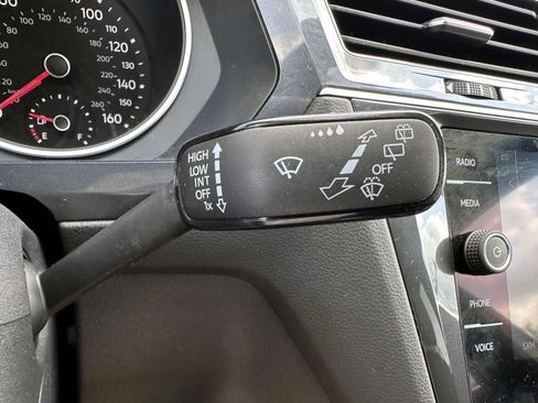 Used 2021 Volkswagen Tiguan SE R-Line AWD/4WD image 19
