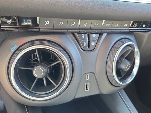 Used 2024 Chevrolet Blazer LT FWD image 20