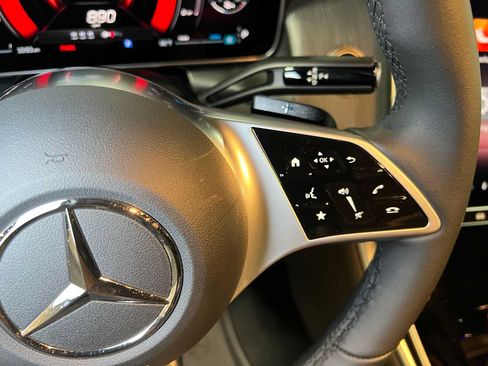 Used 2026 Mercedes-Benz GLC 300 4MATIC image 30