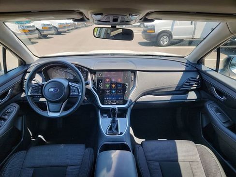 Used 2025 Subaru Outback Premium AWD/4WD image 36
