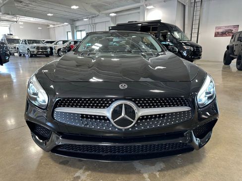 Used 2019 Mercedes-Benz SL 550 image 3