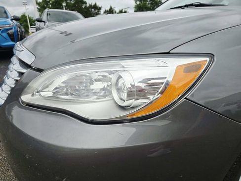 Used 2013 Chrysler 200 Limited FWD image 6
