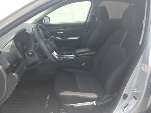 Used 2023 Nissan Sentra SV FWD image 17
