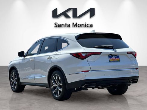 Used 2024 Acura MDX w/ Technology Package FWD image 4