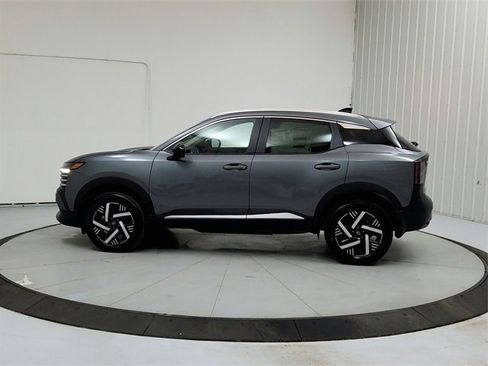 New 2026 Nissan Kicks SV w/ SV Premium Package image 4