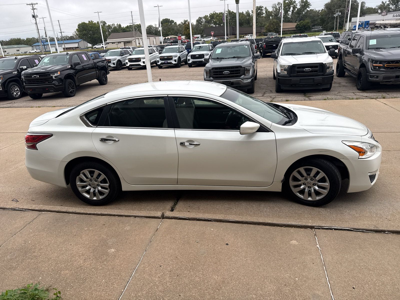 Used 2014 Nissan Altima 2.5 S FWD image 10