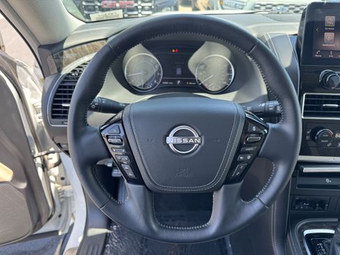 Used 2024 Nissan Armada Platinum w/ Captain's Chairs Package RWD image 18