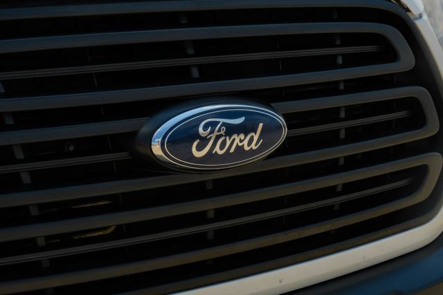 Used 2018 Ford Transit 250 130 Medium Roof RWD image 47