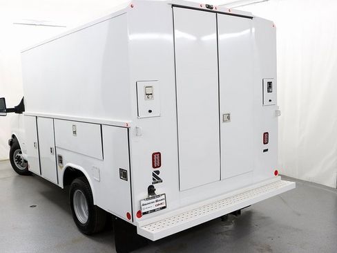 New 2025 GMC Savana 3500 w/ Power Convenience Package image 7