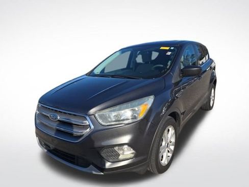 Used 2017 Ford Escape SE image 4