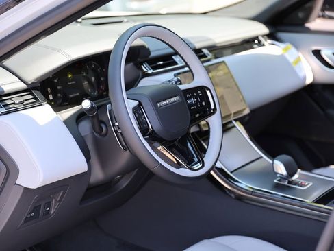 New 2026 Land Rover Range Rover Velar Dynamic SE AWD/4WD image 9