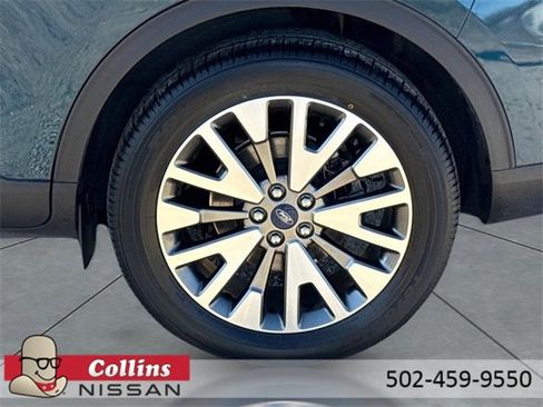 Used 2020 Ford Escape Titanium image 4