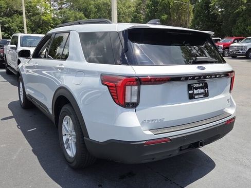 New 2026 Ford Explorer Active RWD image 13