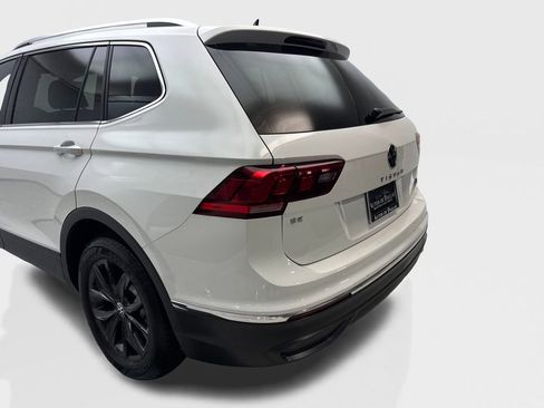 Used 2024 Volkswagen Tiguan SE FWD image 19