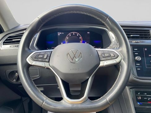 Used 2023 Volkswagen Tiguan SE AWD/4WD image 24
