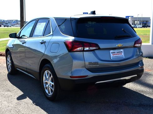 Used 2023 Chevrolet Equinox LT w/ Driver Convenience Package image 4